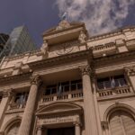 Argentina Eases Peso Controls to Tackle Currency Valuation