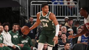 Giannis Antetokounmpo Out for Game with Calf Injury in 1Q