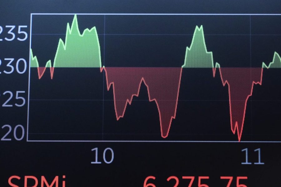 Investors Anticipate Santa Claus Rally Amid Holiday Optimism