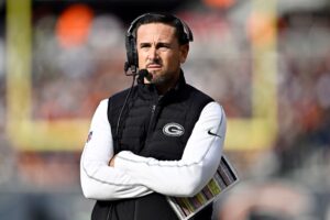 Packers’ LaFleur Reacts to Quick Handshake with Bears’ Johnson