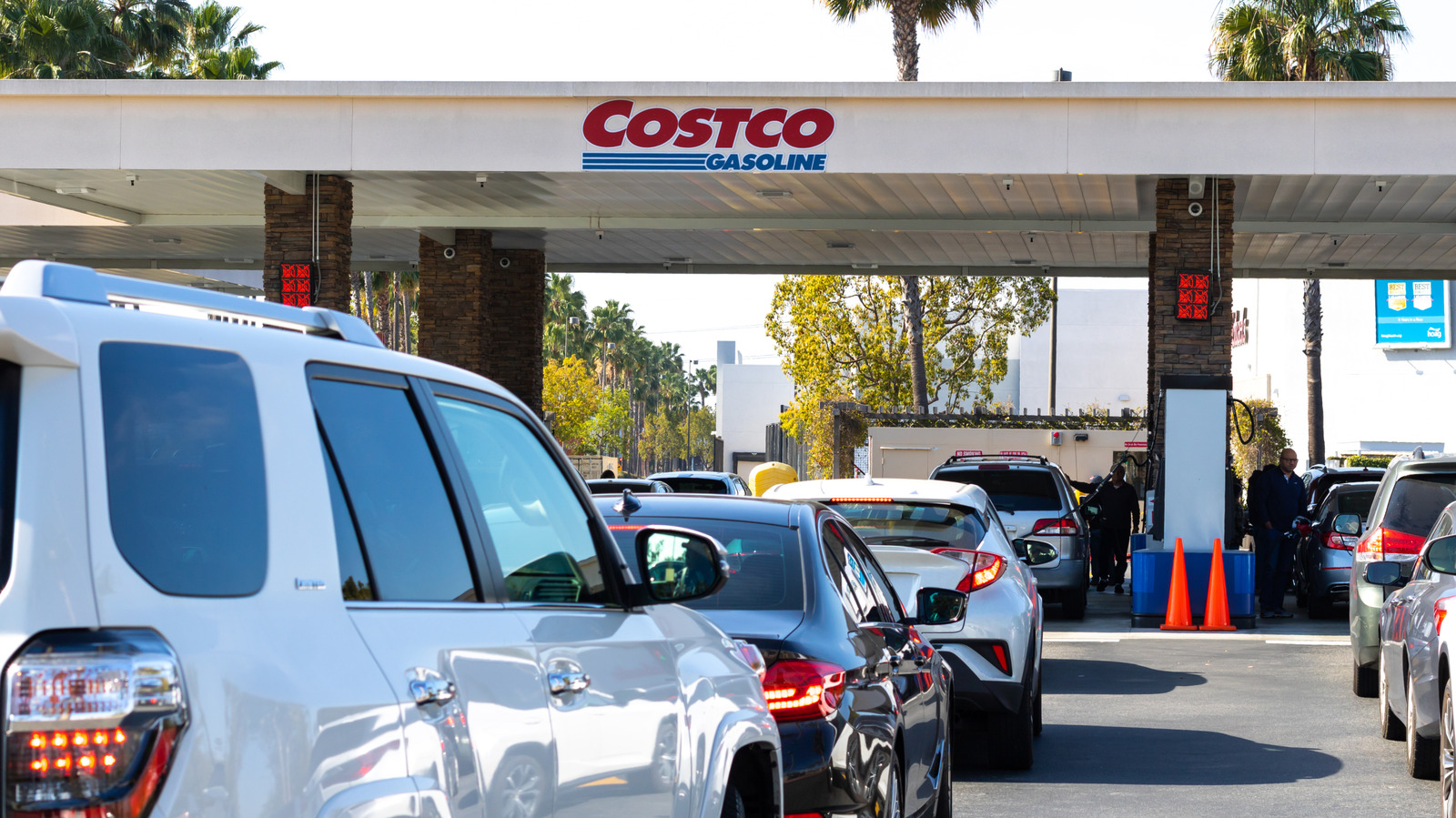 Costco’s One-Way Gas Stations Boost Efficiency for Drivers