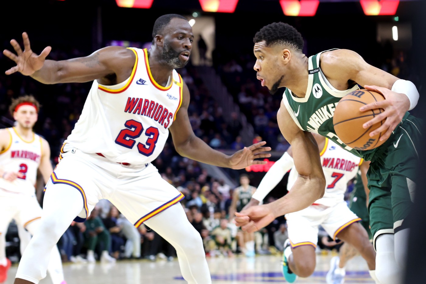 Warriors Consider Trading Draymond Green for Giannis Antetokounmpo